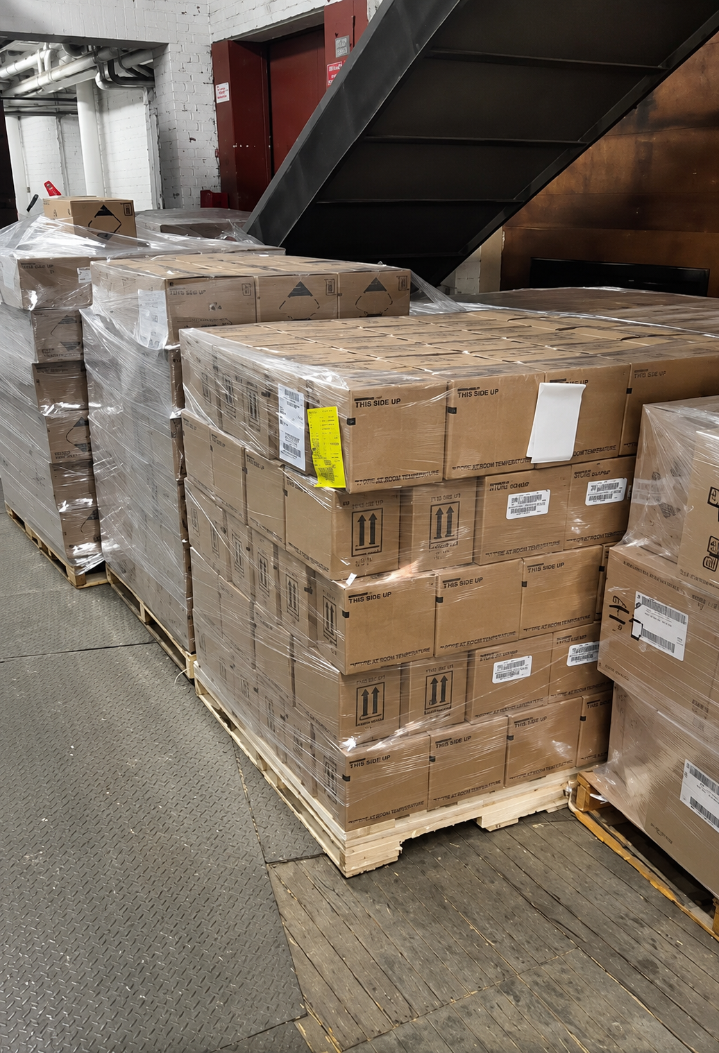 Nuestro warehouse en Englewood, NJ